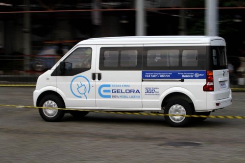 Adu Kendaraan Niaga Listrik: DFSK Gelora E Vs Wuling Mitra EV