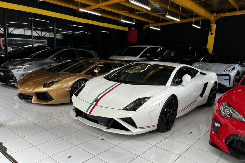 Lamborghini Aventador dan Gallardo Seken di Bursa Mobil Bintaro