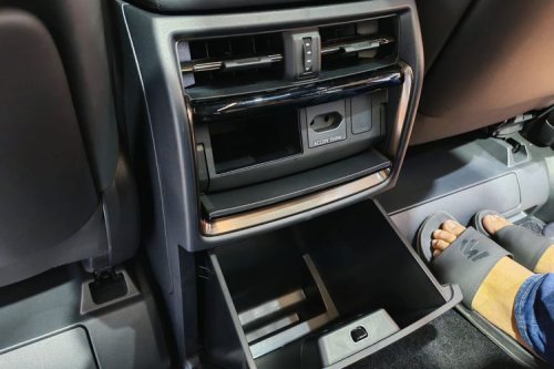 Bedah Fitur Alphard XE, Versi Entry Level MPV Sultan Toyota