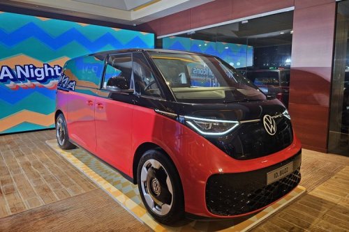 Warisi DNA VW Kombi Legendaris, Volkswagen Rayakan Kehadiran ID. BUZZ lewat Malam Apresiasi “A Night of Icons”