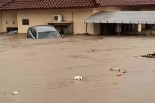 Ada Keuntungan Mobil yang Sudah Dilapisi PPF Saat Musibah Banjir