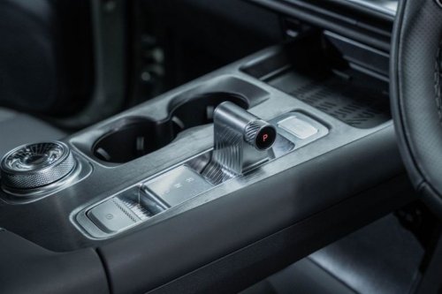 Cara Menyalip Menggunakan Mobil Matik yang Benar