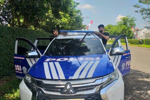 Viral Patwal Polisi Senggol Mobil di Tol Tomang, Ini Sikap Pengendara yang Aman