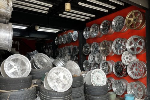 Pelek Mobil Peang dan Retak, Diperbaiki Atau Ganti?