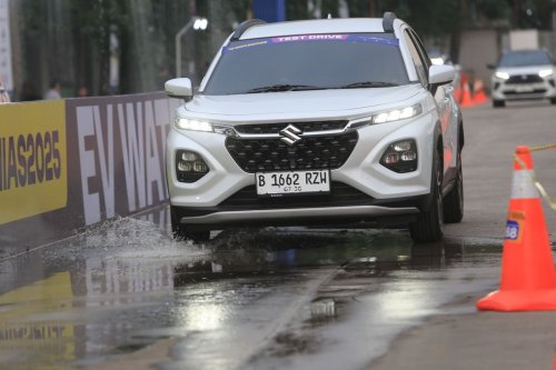 Tes Singkat Fronx Tipe GL yang Punya Tenaga Lebih Besar di GIIAS 2025