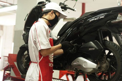 9 Cara Rawat Motor Matik agar Awet dan Hemat BBM