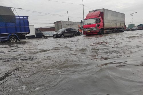 Waspada Banjir Rob di Jakarta Utara, Simak Tips Aman Buat Mobil