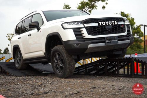 Harga Toyota Land Cruiser Bupati Bekasi Ade Kuswara Tembus Rp 2,7 M