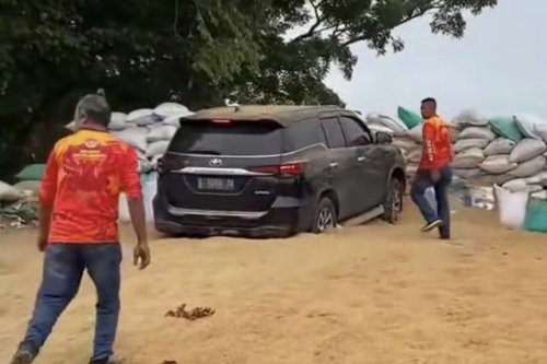 Viral, Video Toyota Fortuner Rem Blong di Jalur Cangar–Pacet