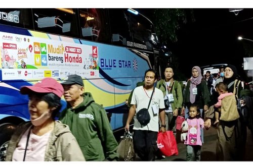 Dukung Mudik Aman, AHM Berangkatkan 2.572 Konsumen Setia dan 1.112 Motor Hondanya ke Kampung Halaman