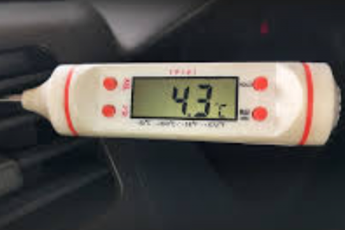 Normalkah AC Mobil Terasa Kurang Dingin Saat Cuaca Panas?