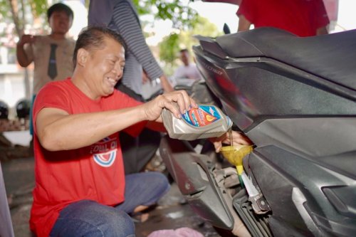 Update Harga Oli Skutik Januari 2026: Castrol Turun dan Shell Naik