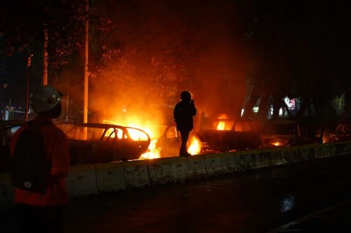 Mobil Terbakar Saat Kerusuhan, Apakah Bisa Diklaim Asuransi?