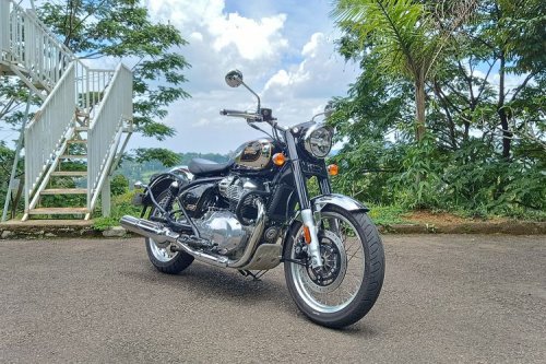 Kencan Singkat dengan Royal Enfield Classic 650 di Puncak Bogor