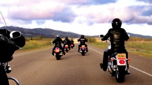 Viral Pengendara Moge Berstrobo dan Atribut Polisi, Berujung Minta Maaf