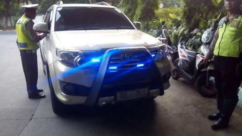 Jangan Cuma Imbauan, Strobo Ilegal Harusnya Dilarang Keras!