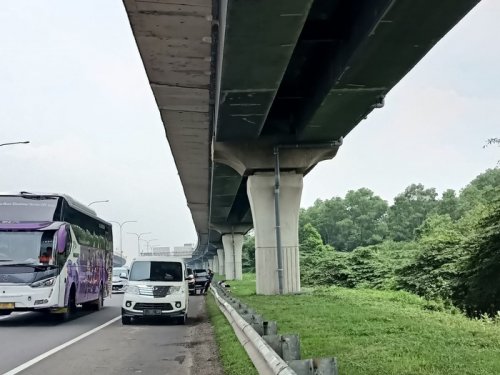 Emang Boleh Mundur di Jalan Tol saat Pintu Keluar Tol Terlewat?