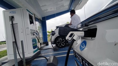 Di Malaysia Akan Ada 10.000 SPKLU Beroperasi Tahun Ini, di Indonesia?