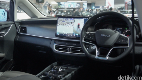 Perbandingan Harga BYD M6 vs Wuling Darion EV, Pilih Mana Nih?