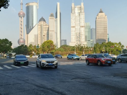 Ciri dan Dampak Mobil Bekas 0 Kilometer: Harga Murah, Rasa Baru