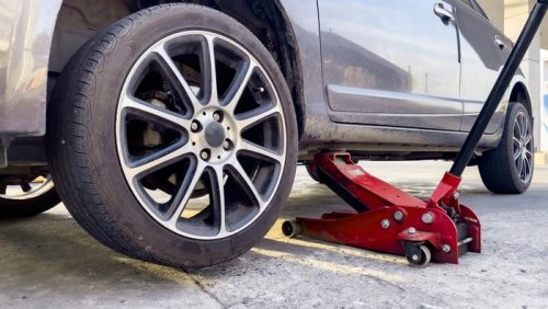 Tips Merawat Mobil, Kapan Sebaiknya Ganti Ban?