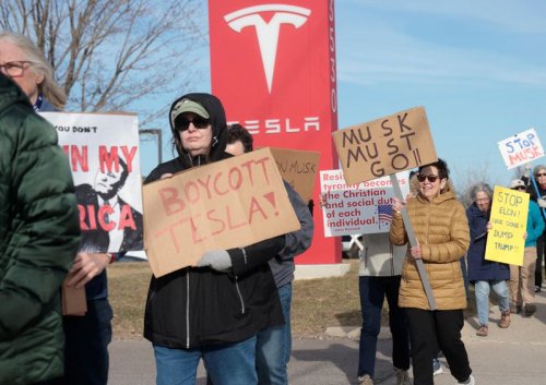 Panas! Tesla Digugat 10 Ribu Konsumen, Ini Biang Masalahnya