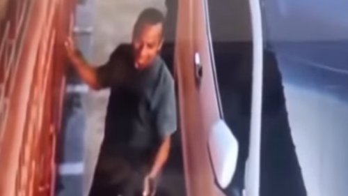 Aneh! Mobil Parkir di Depan Rumah Sendiri, Eh Dimintain Duit sama Preman