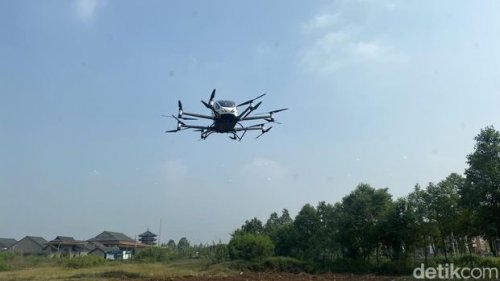 Raffi Ahmad Ngaku Deg-degan Usai Jajal Taksi Terbang Tanpa Pilot