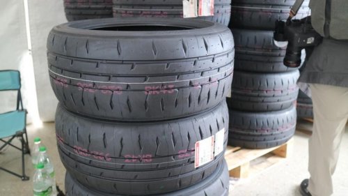 Penjualan Mobil Turun Berimbas ke Pabrikan Ban?