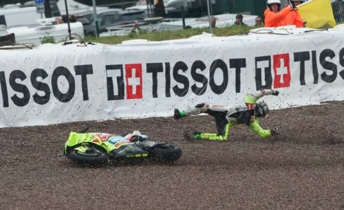 Kok Bisa Baju Balap Morbidelli Terbuka saat Kecelakaan?