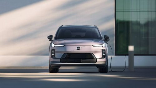 Volvo XC70 Baru Meluncur, SUV Hybrid Bisa Melaju 200 Km Tanpa Bensin!