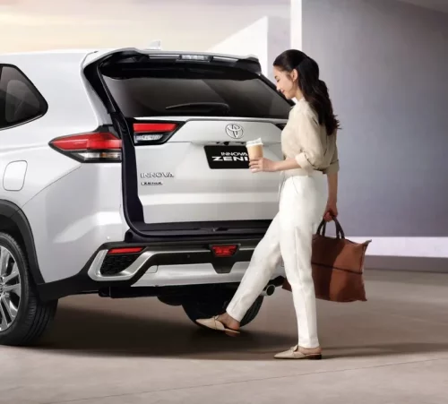 Toyota Thailand Luncurkan Innova Zenix Terbaru Bikinan Karawang, Apa Bedanya?