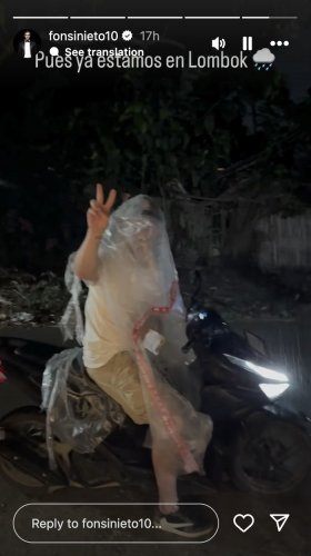 Kelakuan Kocak Bos Pramac MotoGP: Naik Vario Pakai Plastik Paket buat Jas Hujan