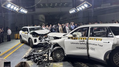 Crash Test Paling Terniat, 2 Mobil Chery Tiggo 9 Beradu Kepala!