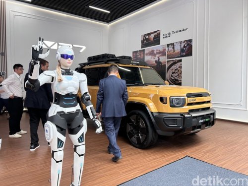 Robot AiMOGA, Disukai Pangeran Mahkota sampai Sales Mobil