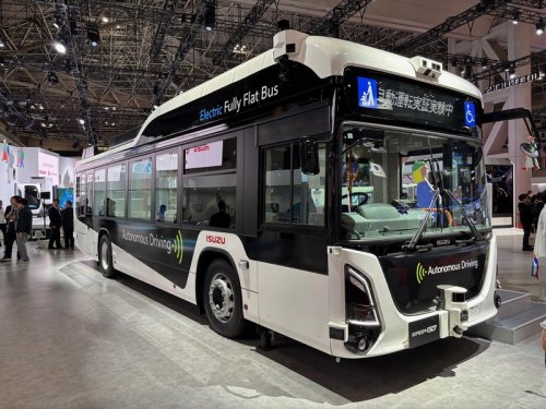 Isuzu Pamer Ragam Teknologi Masa Depan: Mesin Multifuel-Bus Tanpa Sopir