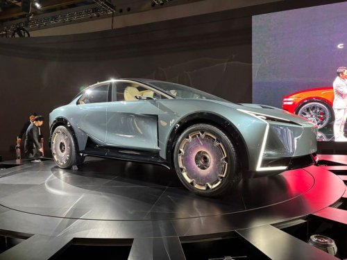 Lexus Indonesia Pilih Teknologi Listrik atau Hybrid?