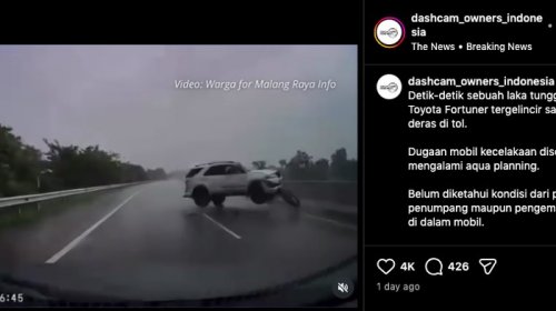 Ngeri! Fortuner Melintir dan Berujung Terguling di Tol