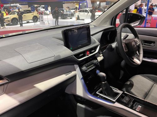 Spesifikasi Toyota Veloz Hybrid Termurah yang Dijual Rp 299 Juta