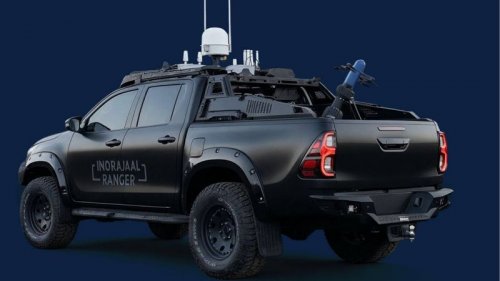 Sangar! Toyota Hilux Ini Dimodifikasi Jadi Kendaraan Anti-Drone