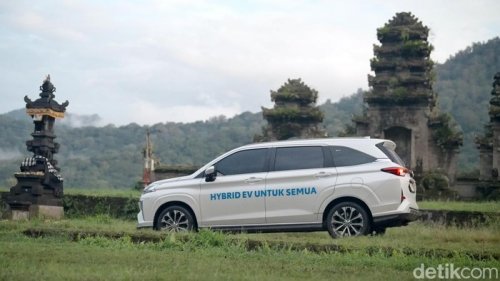 Bukan Cuma Harga, Ini Alasan Veloz Hybrid Tipe V Paling Laris Dipesan