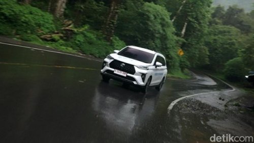 Menperin Targetkan Penjualan Mobil 850 Ribu Unit pada 2026