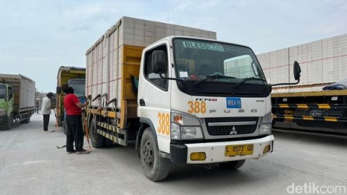 Pabrik Bata Ringan Terbesar di Indonesia Pakai 180 Truk Fuso untuk Logistik