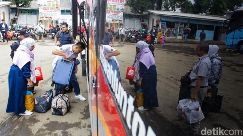 Makin Banyak Orang Mudik Naik Angkutan Umum saat Libur Nataru, Ini Datanya