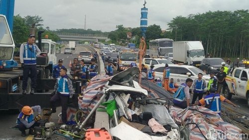 Pengakuan Sopir Truk Kecelakaan Maut di Tol Batang: Jalan Rusak, Setir 'Lepas'