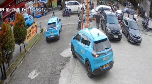 Kronologi Kecelakaan Taksi Listrik VinFast yang Jalan Mundur dan Tabrak Restoran