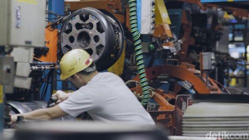 Intip Dapur Produksi Ban Mobil Bridgestone