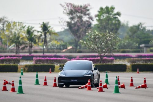 Merasakan Ban Baru Bridgestone buat Mobil Sport, Grip-nya Mantap!