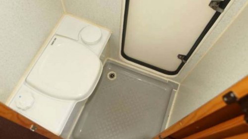 Las autocaravanas de ocasión en Japón molan: mira esta Mazda Bongo Camper