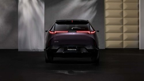 Mazda CX-6e vs. Tesla Model Y: Neueinsteiger gegen Altmeister